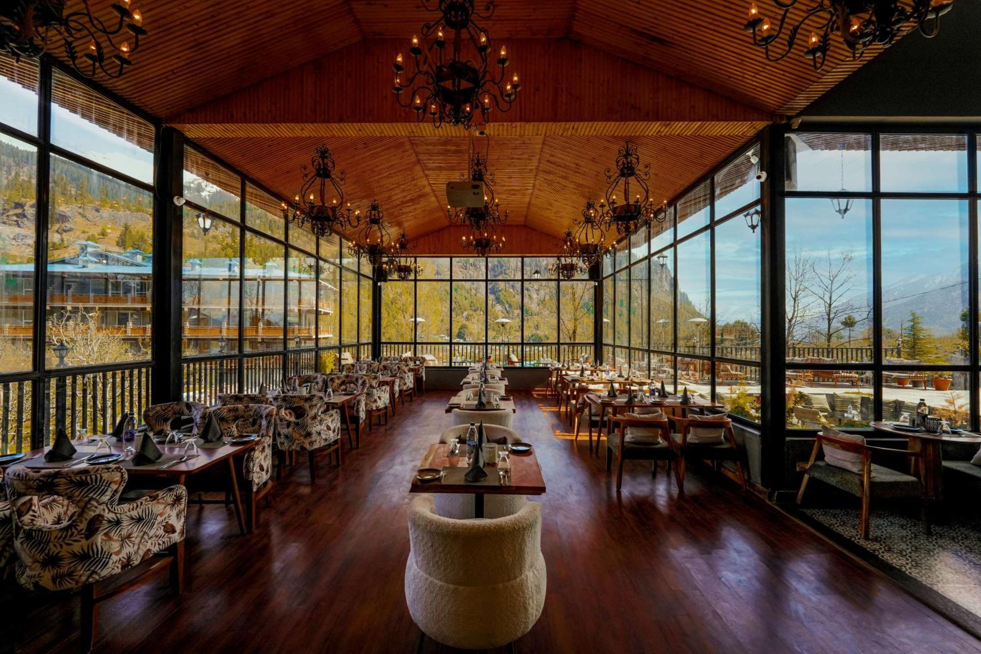 Palchan Hotel & Spa - A Member Of Radisson Individuals Retreats Manāli Екстериор снимка