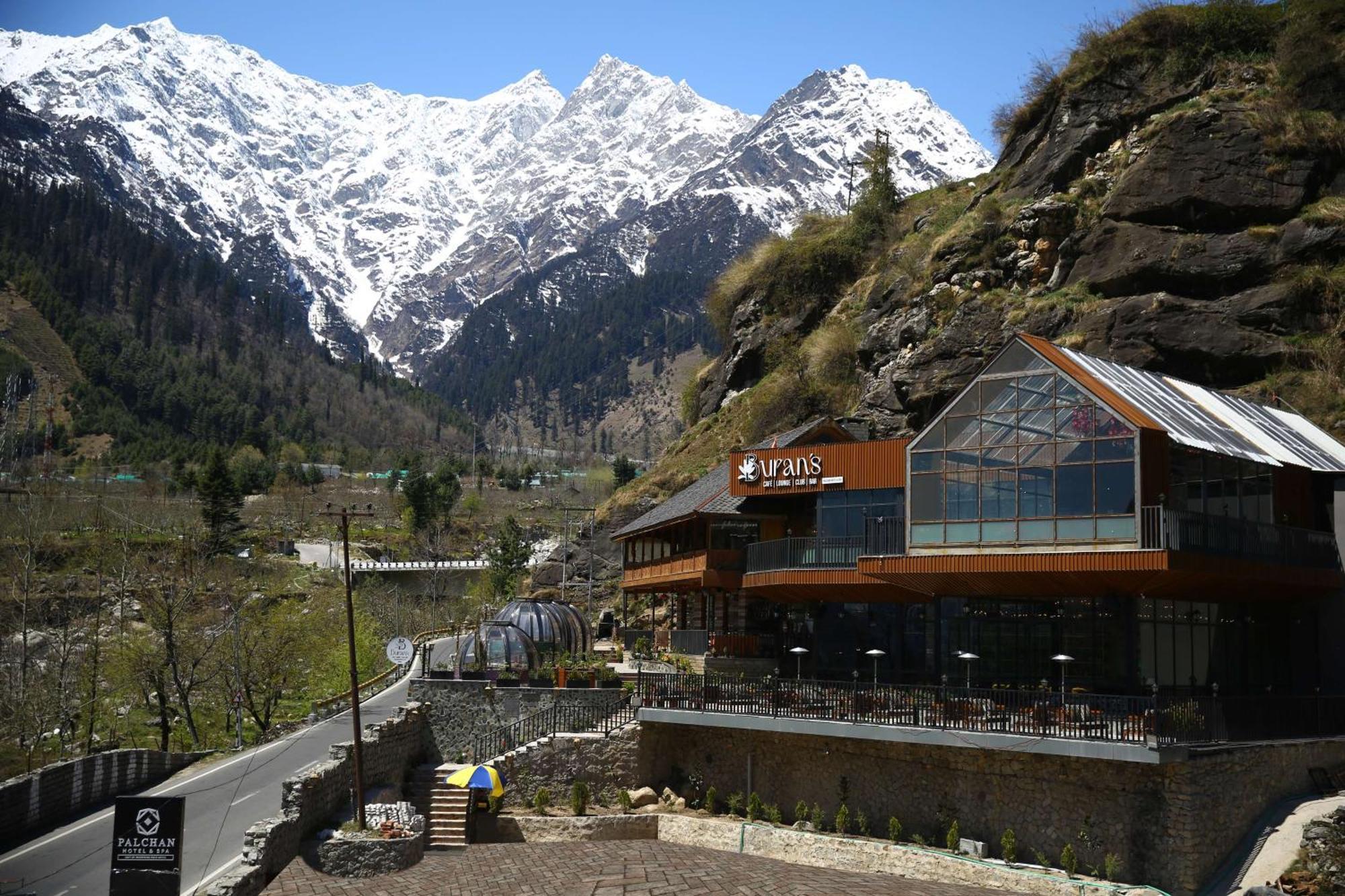 Palchan Hotel & Spa - A Member Of Radisson Individuals Retreats Manāli Екстериор снимка