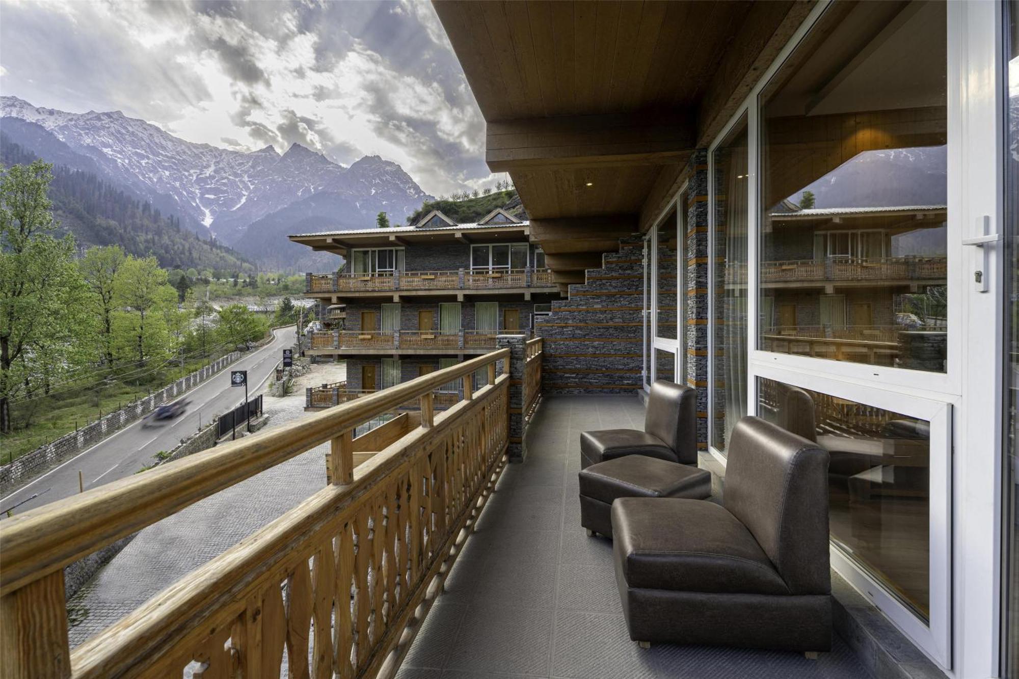 Palchan Hotel & Spa - A Member Of Radisson Individuals Retreats Manāli Екстериор снимка