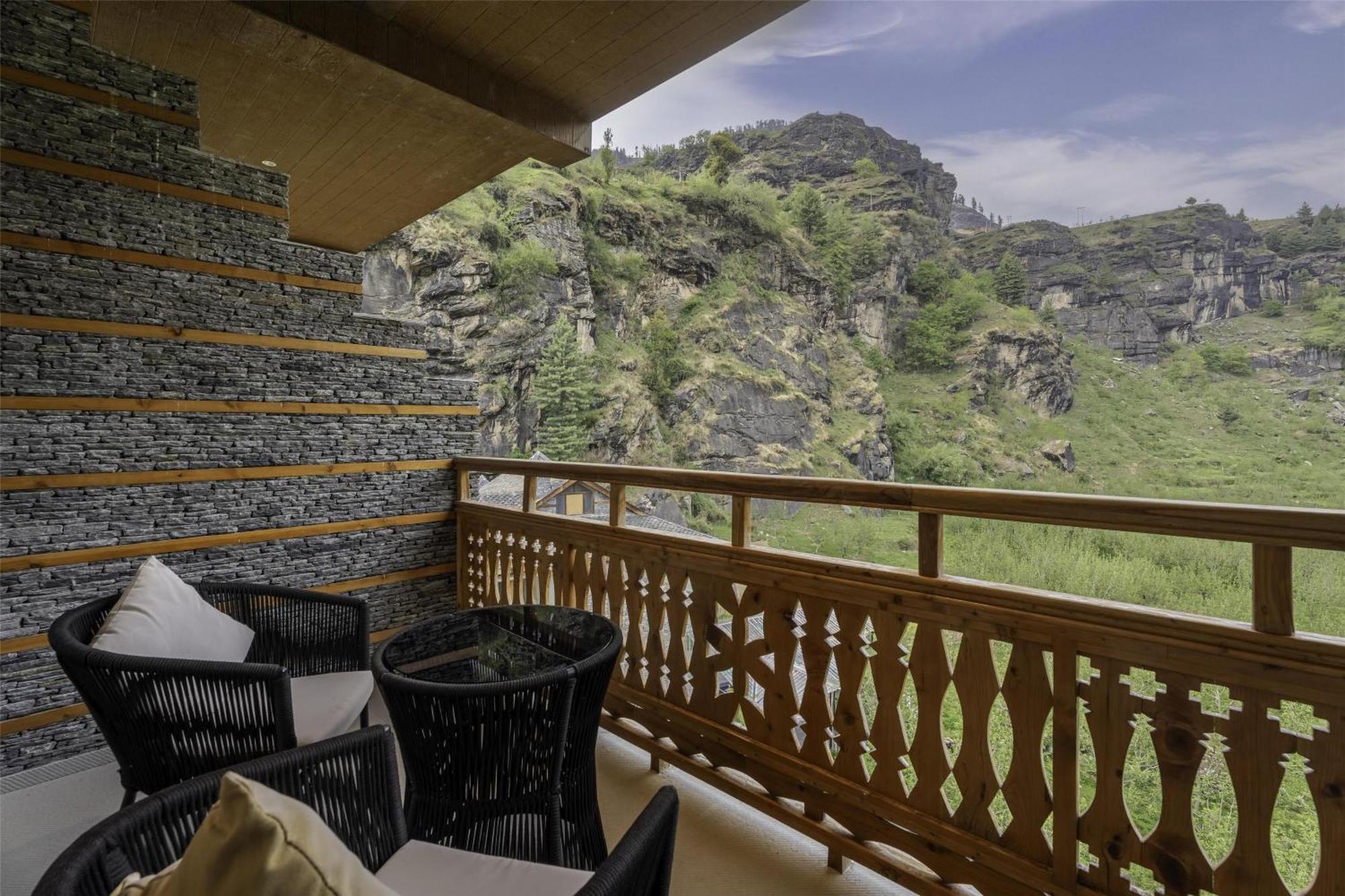 Palchan Hotel & Spa - A Member Of Radisson Individuals Retreats Manāli Екстериор снимка