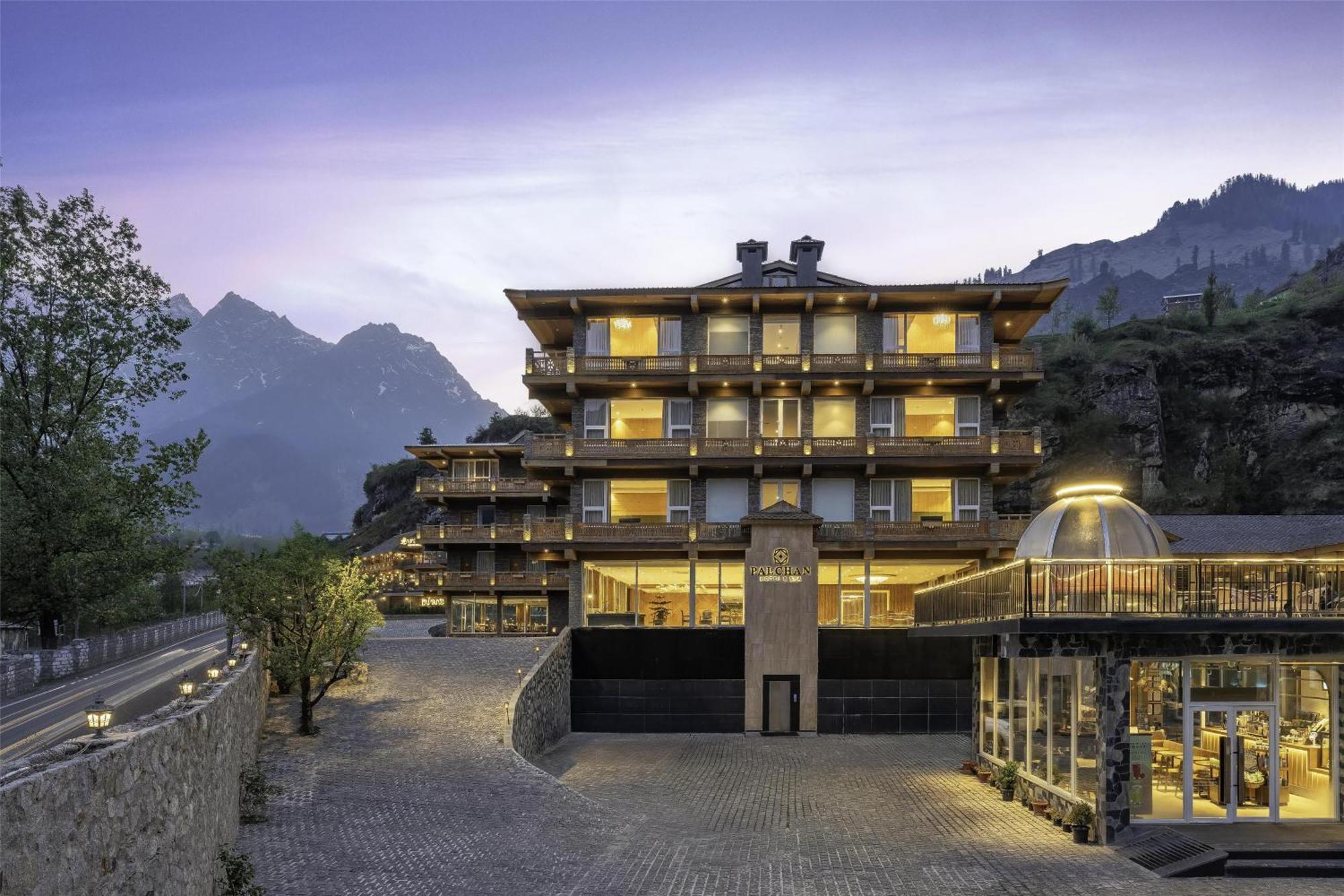 Palchan Hotel & Spa - A Member Of Radisson Individuals Retreats Manāli Екстериор снимка